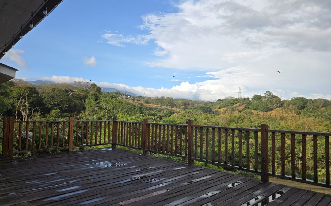 Deck con vista a las montañas