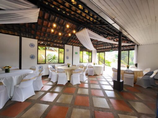 Salón montado para boda